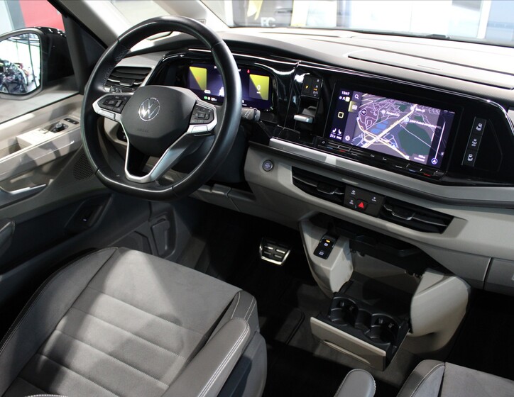 Volkswagen Multivan 12