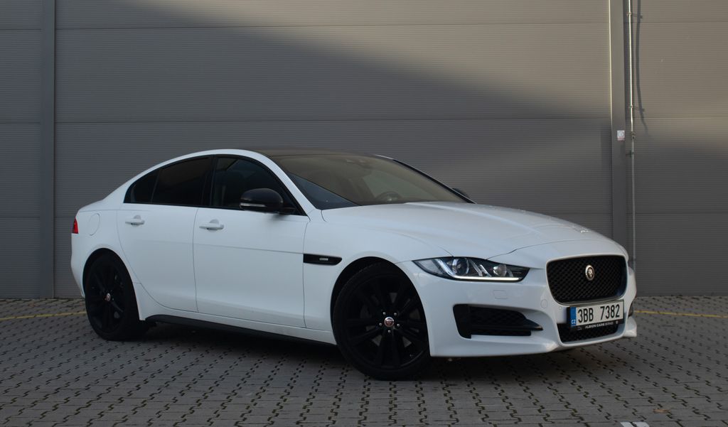 Jaguar XE