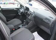 Volkswagen Tiguan 9