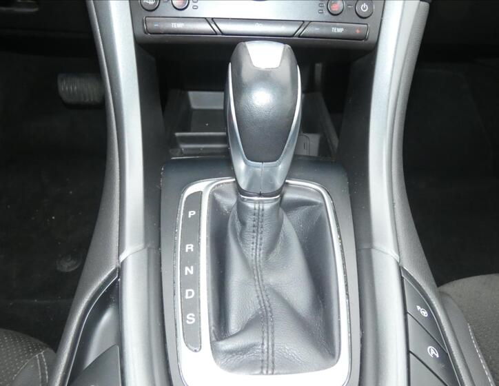 Ford Mondeo 10