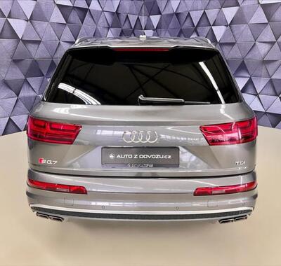 Audi SQ7 6