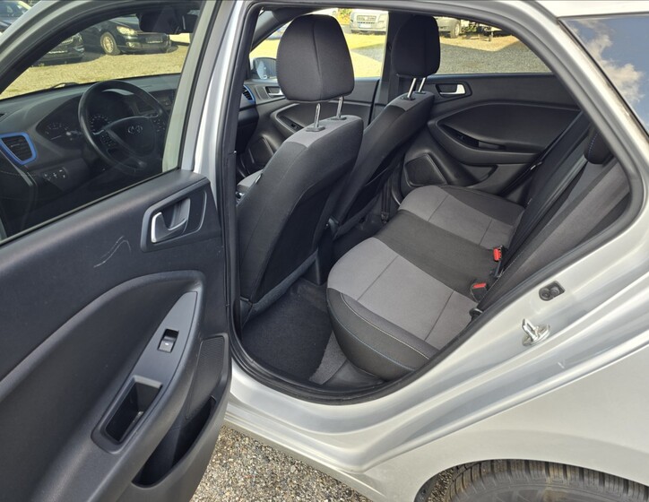 Hyundai i20 12