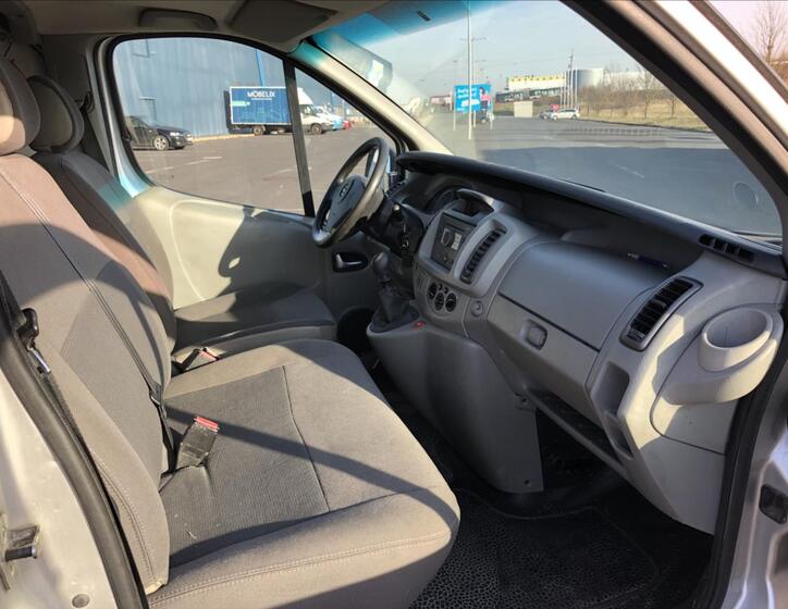 Opel Vivaro 10