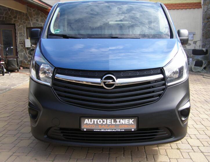 Opel Vivaro 8