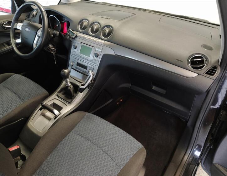 Ford Galaxy 14