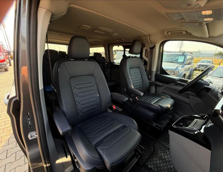 Ford Tourneo Custom 19