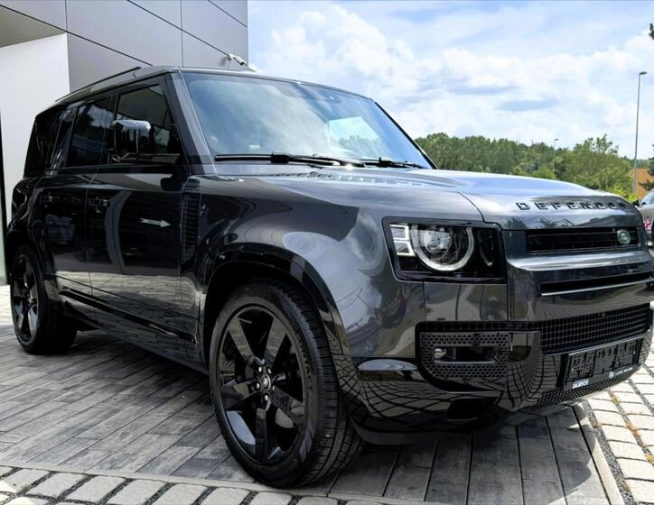 Land Rover Defender 9