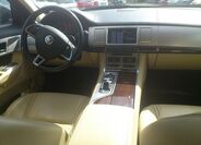 Jaguar XF 18