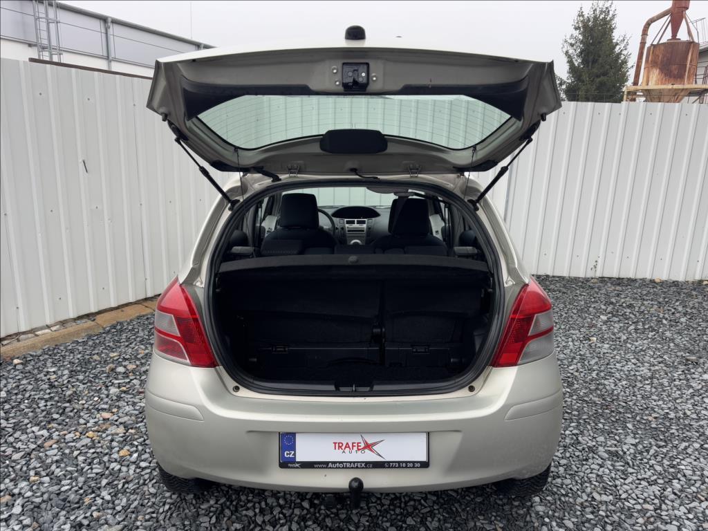 Toyota Yaris 12