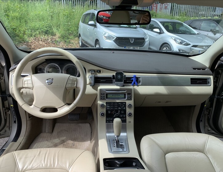 Volvo XC70 9