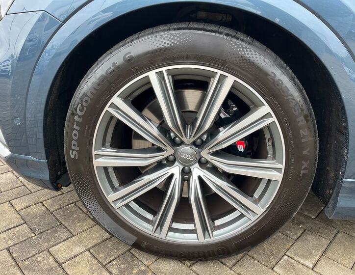 Audi SQ8 31