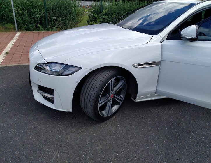 Jaguar XF 6