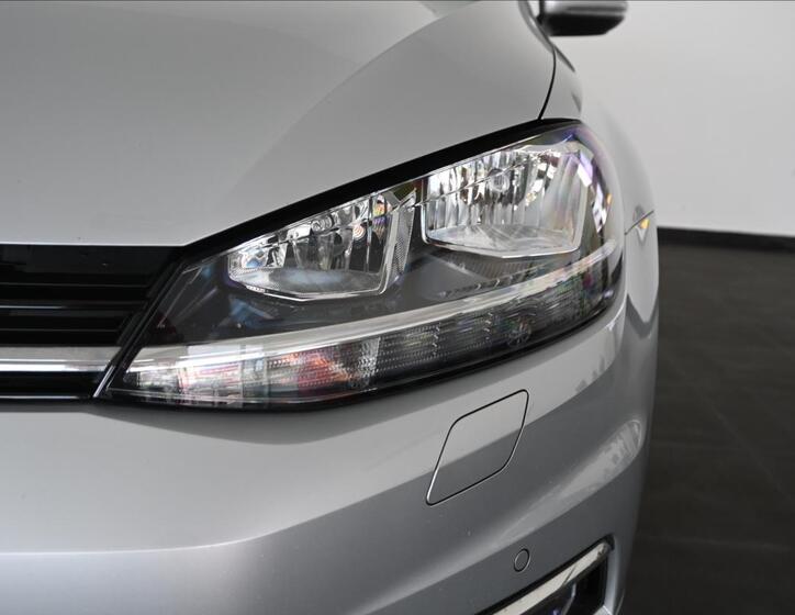 Volkswagen Golf 31