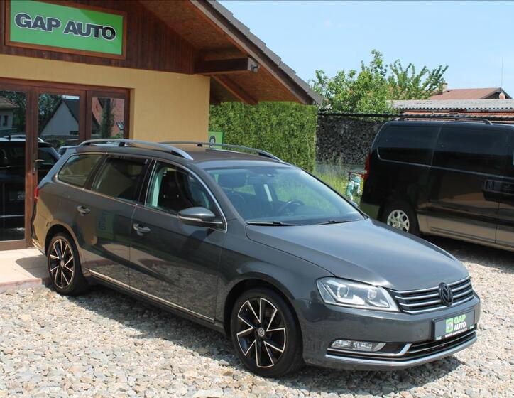 Volkswagen Passat 1