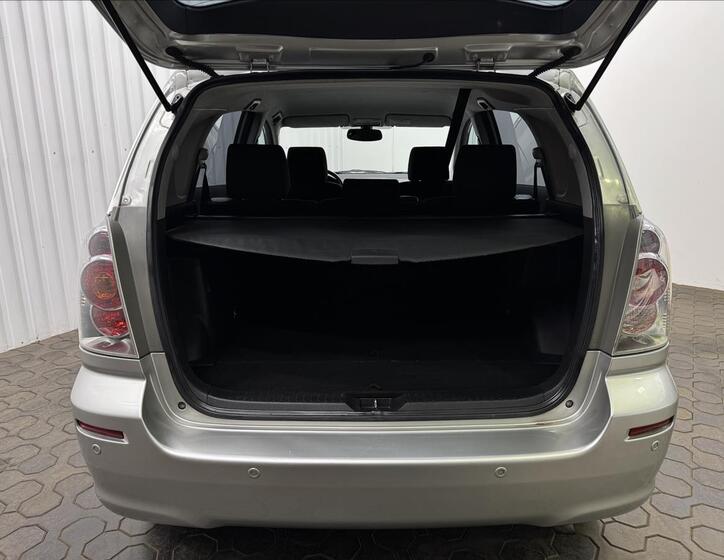 Toyota Corolla Verso 25