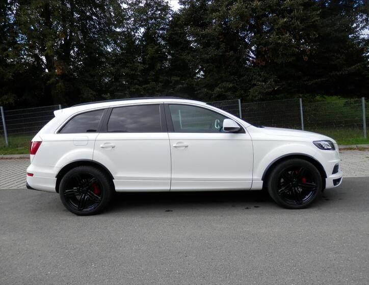 Audi Q7 10