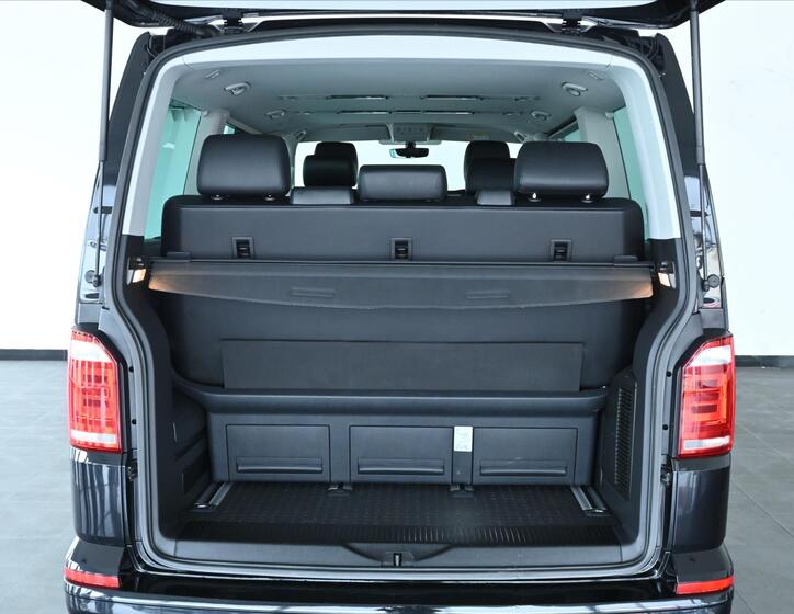 Volkswagen Multivan 11
