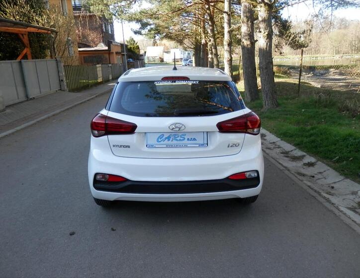 Hyundai i20 8