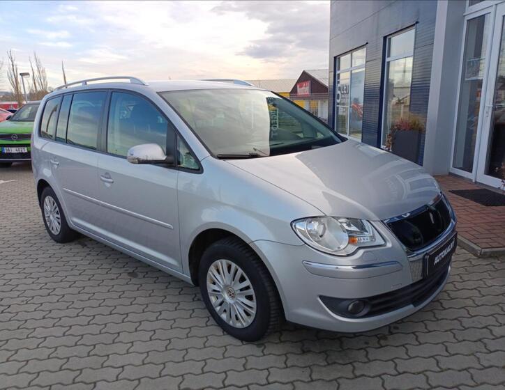 Volkswagen Touran 8