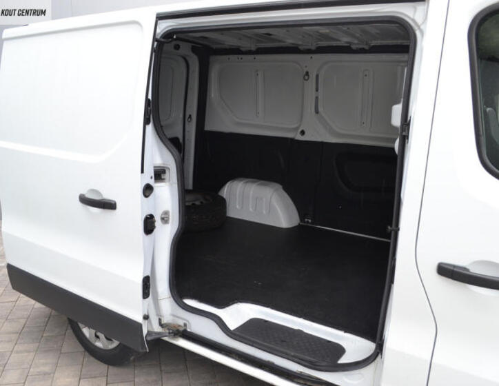 Renault Trafic 13