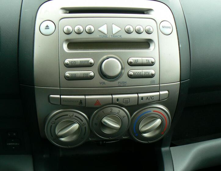 Daihatsu Sirion 13
