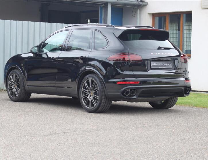 Porsche Cayenne 7