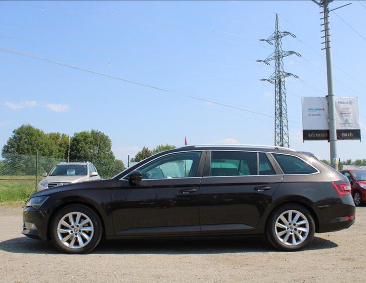 Škoda Superb 8