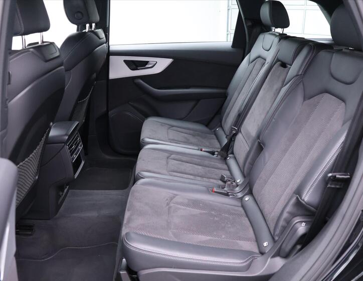 Audi Q7 14