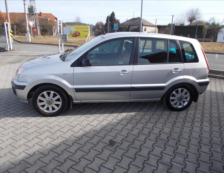 Ford Fusion 5