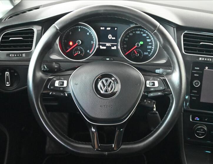 Volkswagen Golf 16