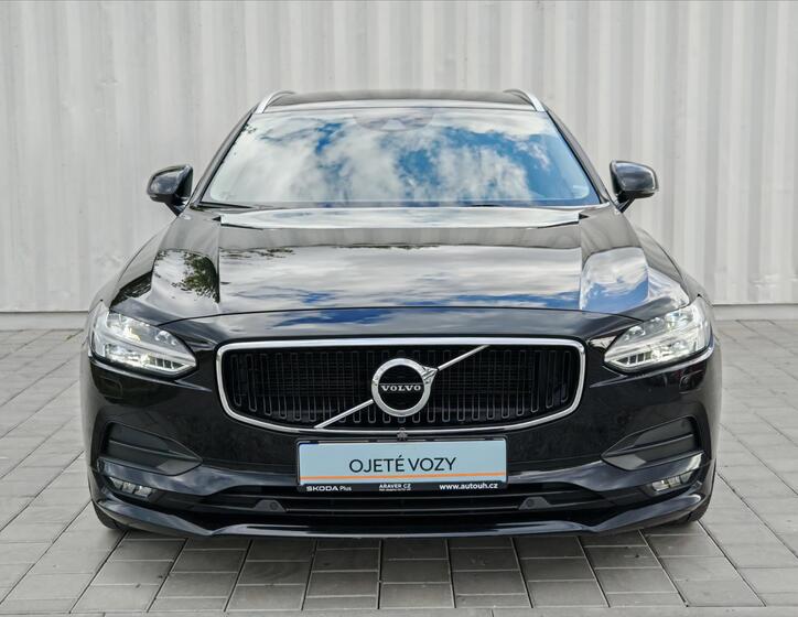 Volvo V90 8