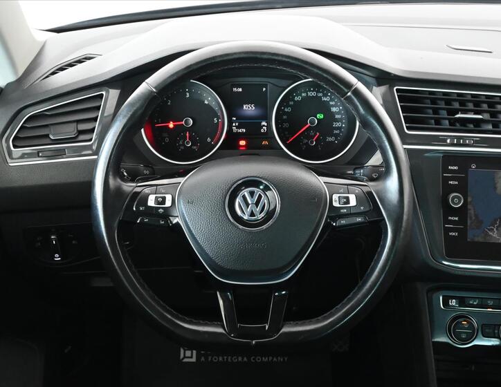 Volkswagen Tiguan 16