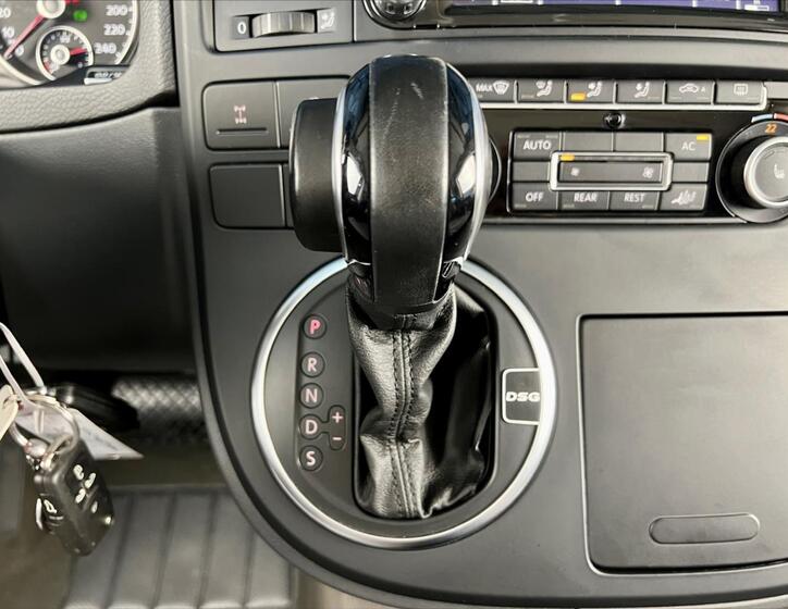 Volkswagen Multivan 19