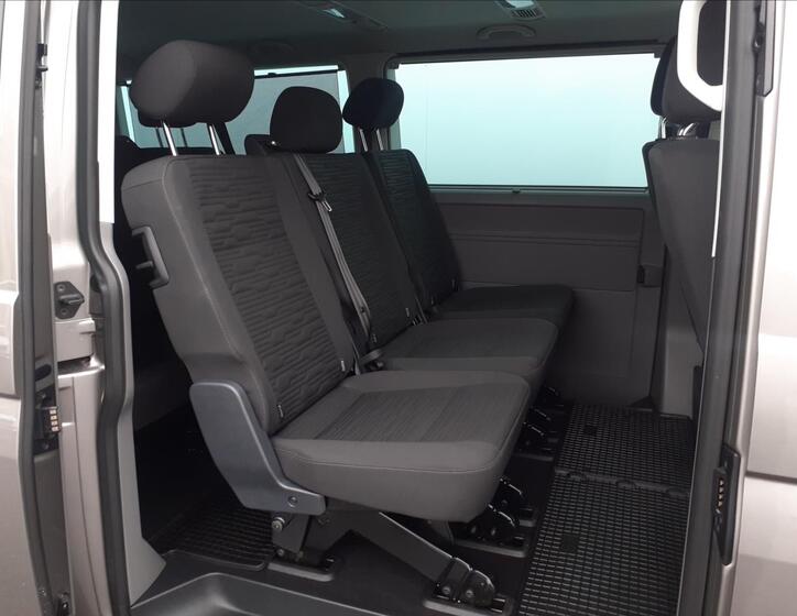 Volkswagen Caravelle 22