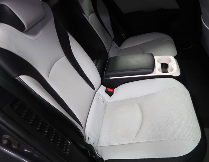 Toyota Prius 13