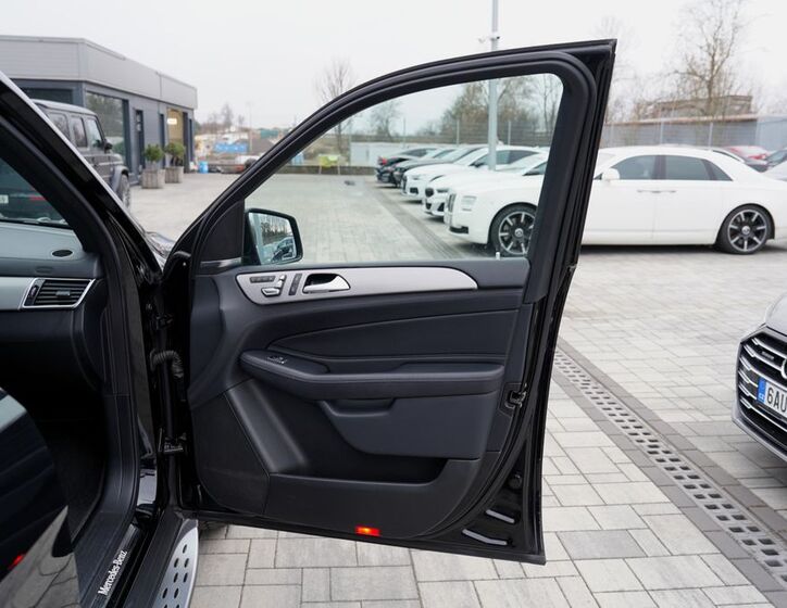 Mercedes-Benz GLS 27