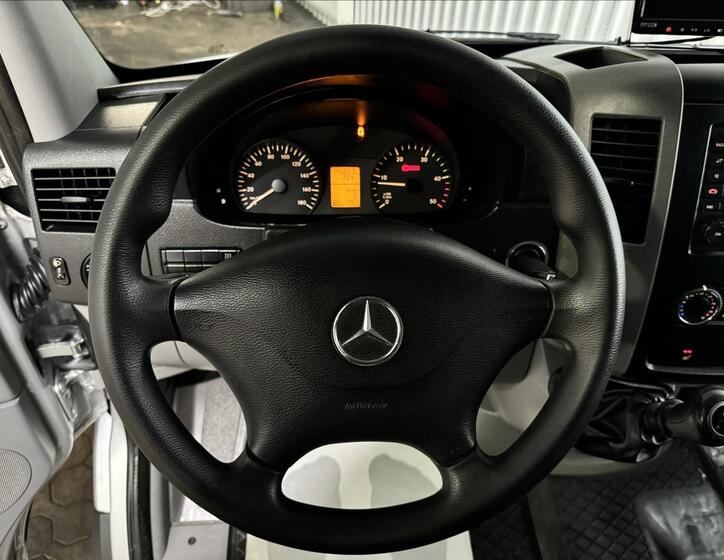 Mercedes-Benz Sprinter 19