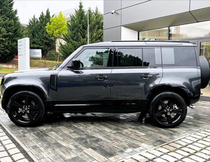 Land Rover Defender 2