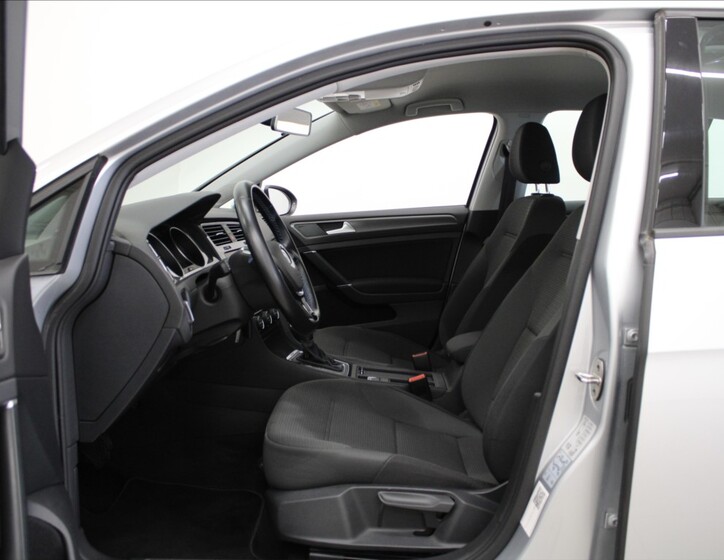 Volkswagen e-Golf 6
