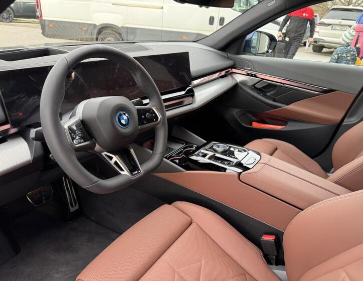 BMW i5 10