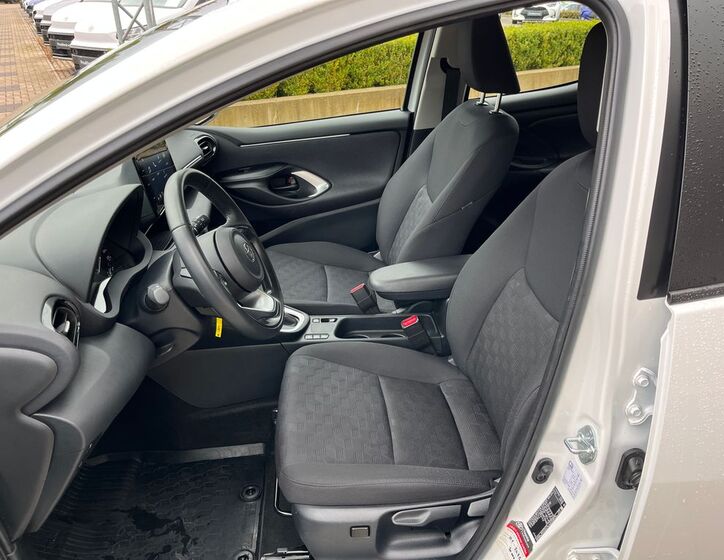 Toyota Yaris 14