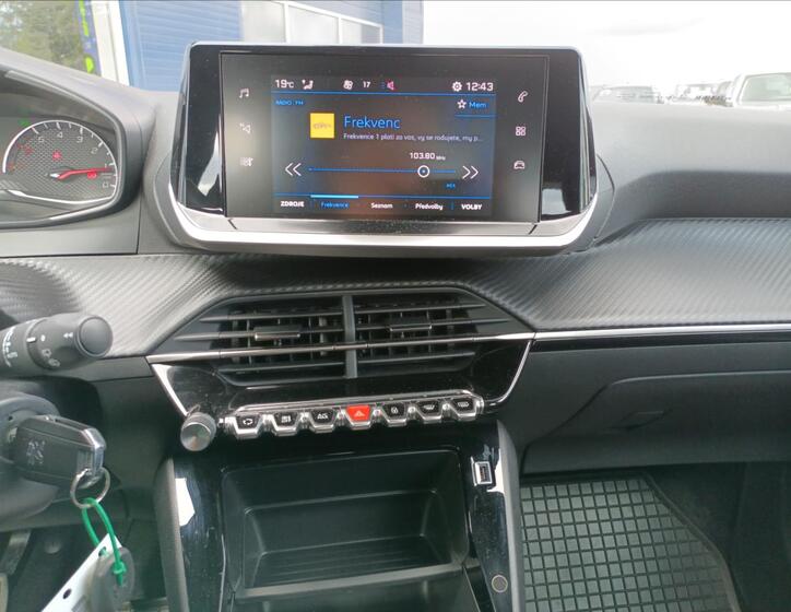 Peugeot 2008 13