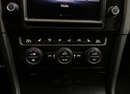 Volkswagen Golf 12