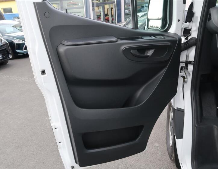 Mercedes-Benz Sprinter 19