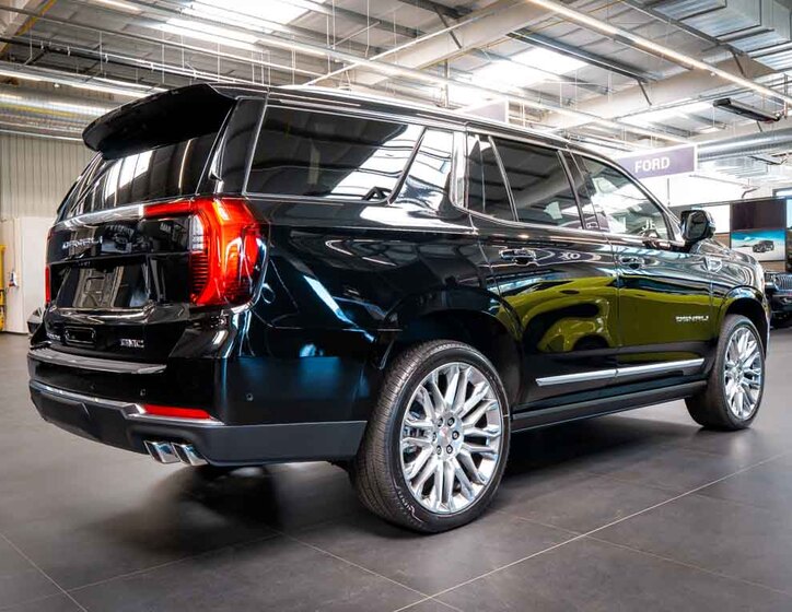 GMC Yukon 10