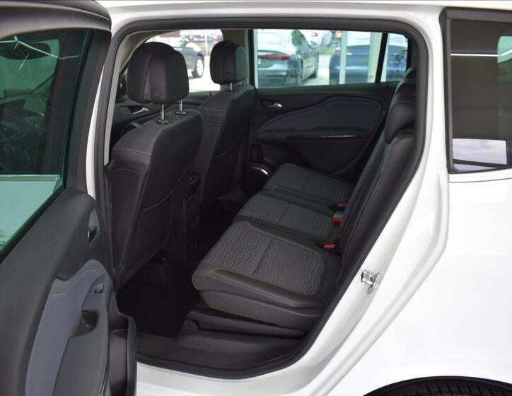 Opel Zafira 11