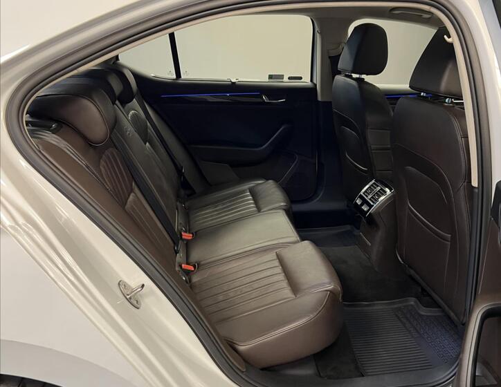 Škoda Superb 15