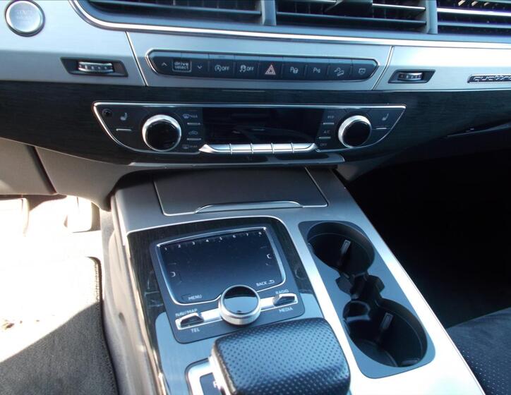 Audi Q7 26