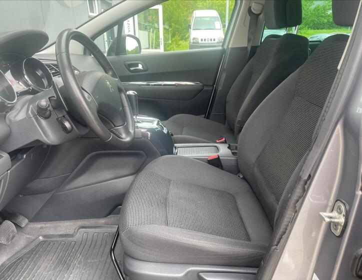 Peugeot 5008 12