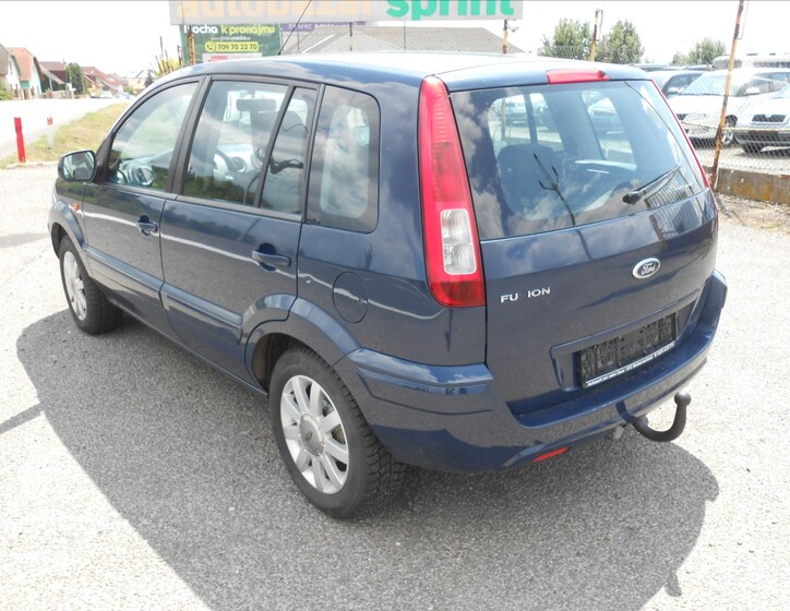 Ford Fusion 8